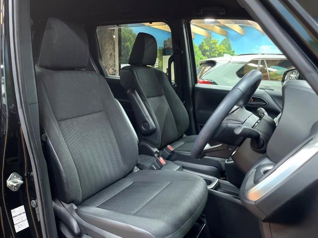 TOYOTA VOXY HYBRID 2023 Image 31