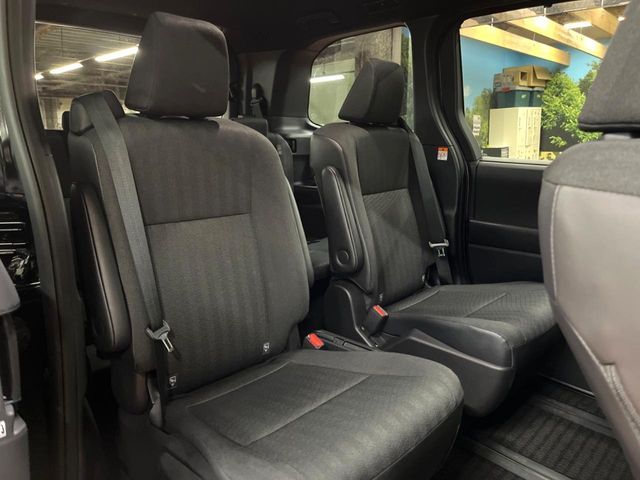 TOYOTA VOXY HYBRID 2023 Image 31