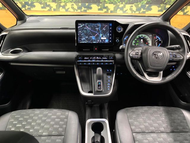 TOYOTA VOXY HYBRID 2023 Image 31