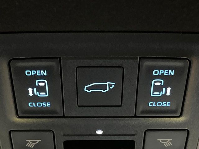 TOYOTA VOXY HYBRID 2023 Image 31