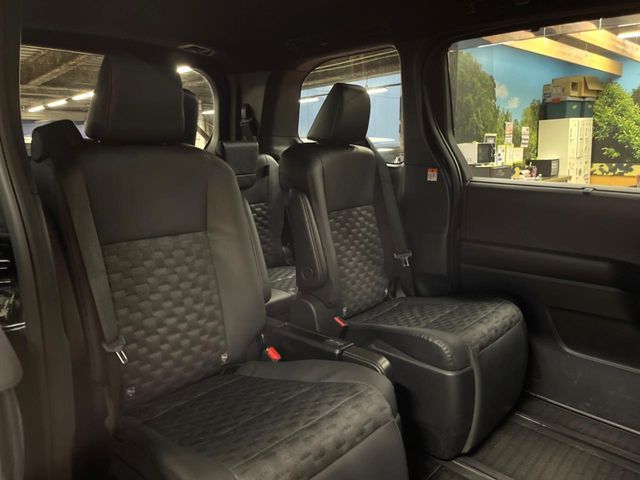 TOYOTA VOXY HYBRID 2023 Image 31