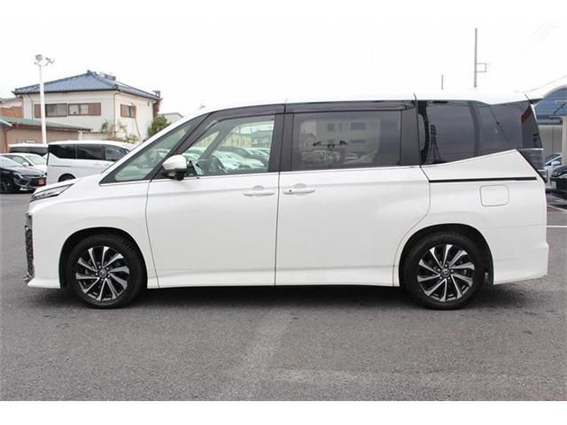 TOYOTA VOXY HYBRID 2022 Image 31