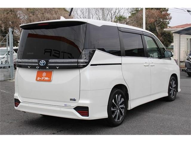 TOYOTA VOXY HYBRID 2022 Image 31