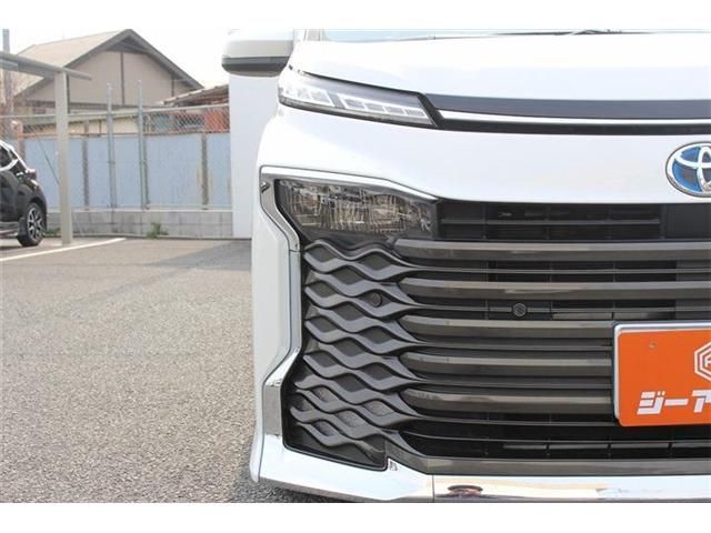 TOYOTA VOXY HYBRID 2022 Image 31