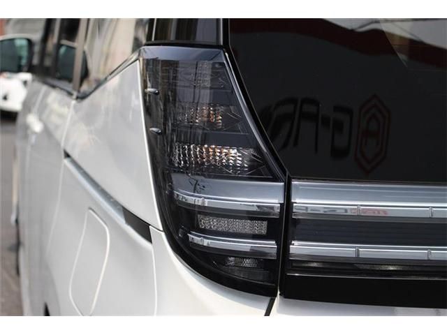 TOYOTA VOXY HYBRID 2022 Image 31