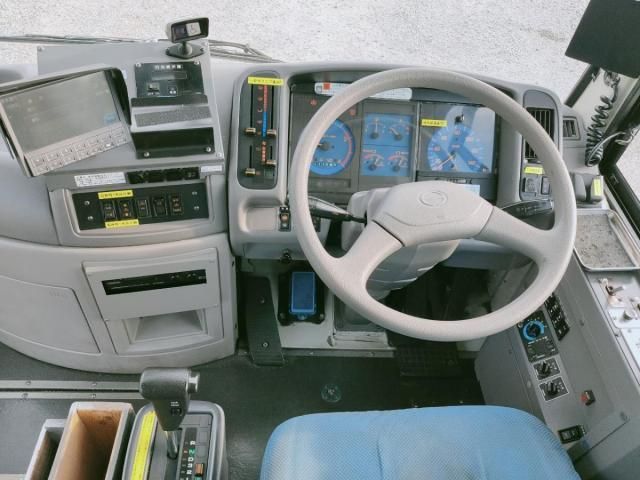 HINO PONCHO 2013 Image 31