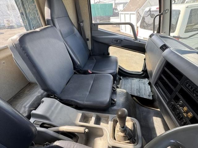 MITSUBISHI FUSOU FIGHTER 2015 Image 31