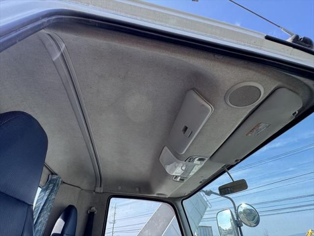 MITSUBISHI FUSOU FIGHTER 2015 Image 31