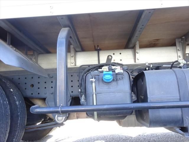MITSUBISHI CANTER 2013 Image 31