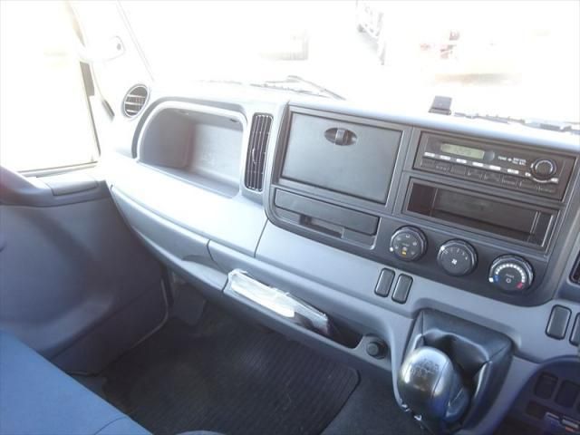 MITSUBISHI CANTER 2013 Image 31