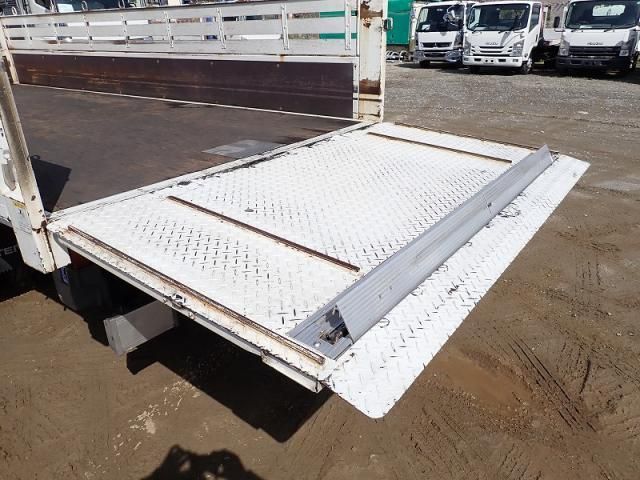 MITSUBISHI CANTER 2003 Image 31