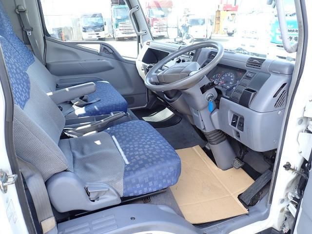 MITSUBISHI CANTER 2003 Image 31