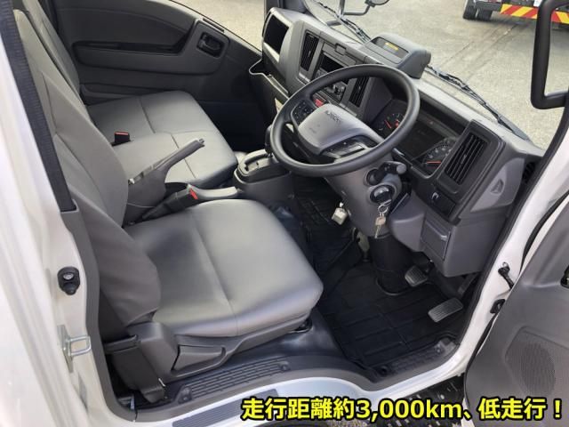 ISUZU ELF 2025 Image 31