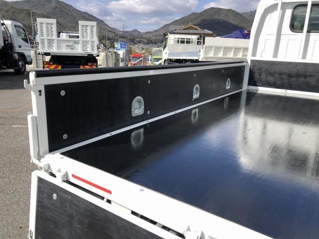 ISUZU ELF 2025 Image 31