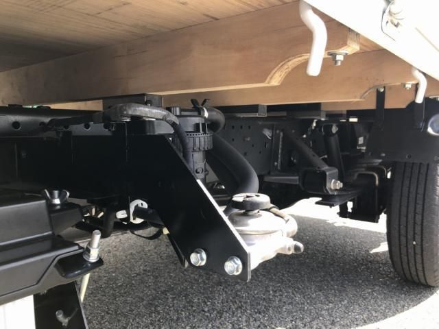 ISUZU ELF 2025 Image 31