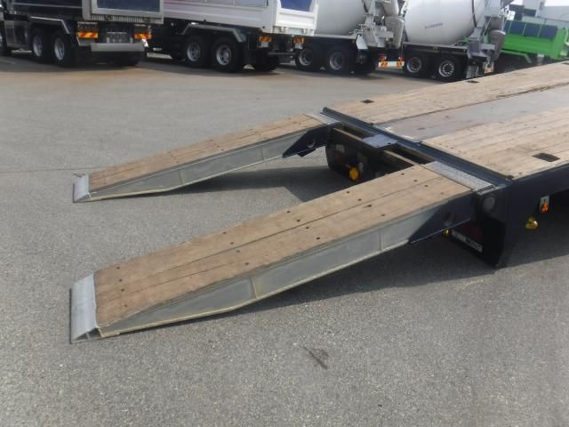 HINO PROFIA 2013 Image 31