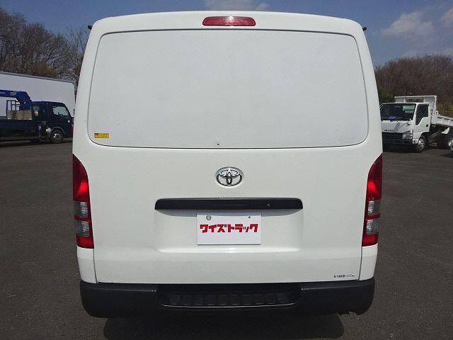 TOYOTA HIACE 2013 Image 31