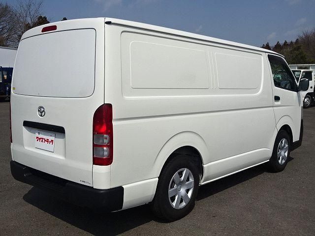 TOYOTA HIACE 2013 Image 31