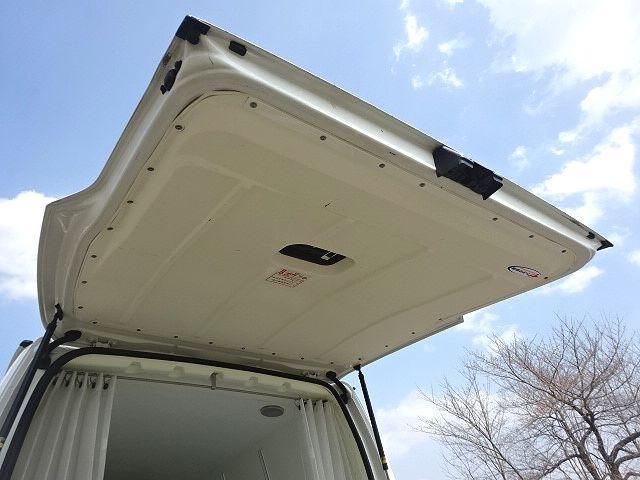 TOYOTA HIACE 2013 Image 31