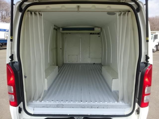 TOYOTA HIACE 2013 Image 31