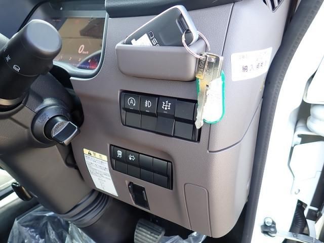 MITSUBISHI CANTER 2024 Image 31