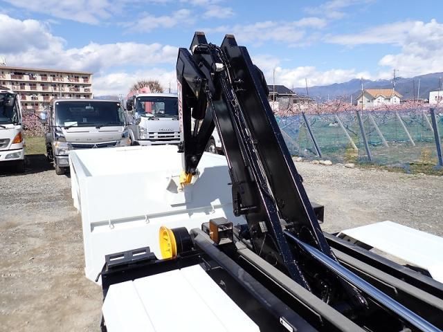 MITSUBISHI CANTER 2024 Image 31