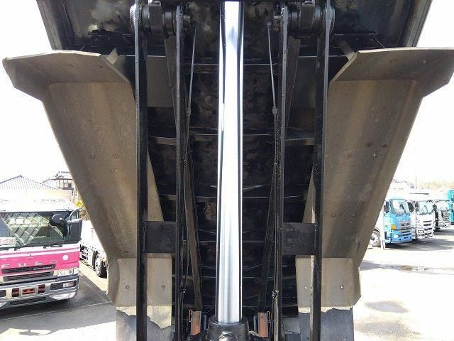 HINO PROFIA 2003 Image 31