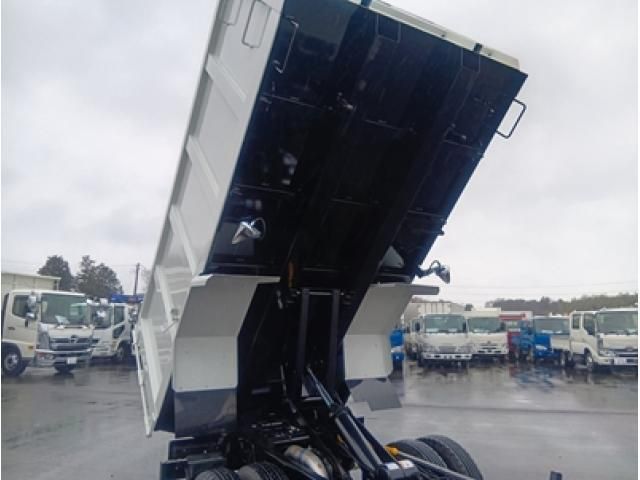 MITSUBISHI CANTER 2025 Image 31