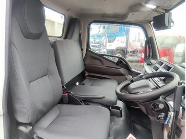 MITSUBISHI CANTER 2025 Image 31