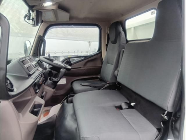 MITSUBISHI CANTER 2025 Image 31