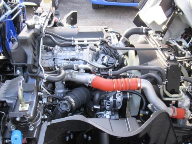 MITSUBISHI CANTER 2025 Image 31