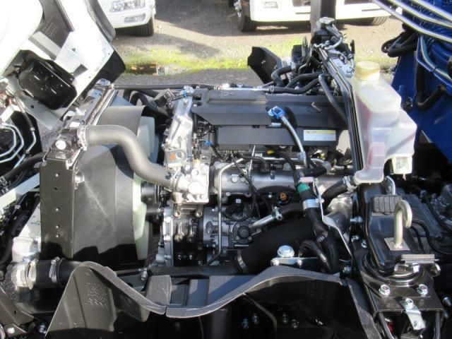 MITSUBISHI CANTER 2025 Image 31