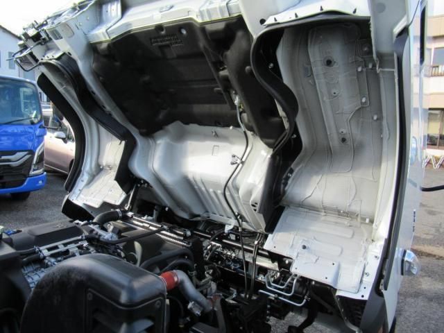 MITSUBISHI CANTER 2025 Image 31