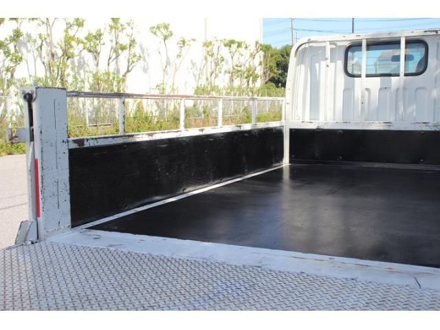 MITSUBISHI CANTER 2018 Image 31