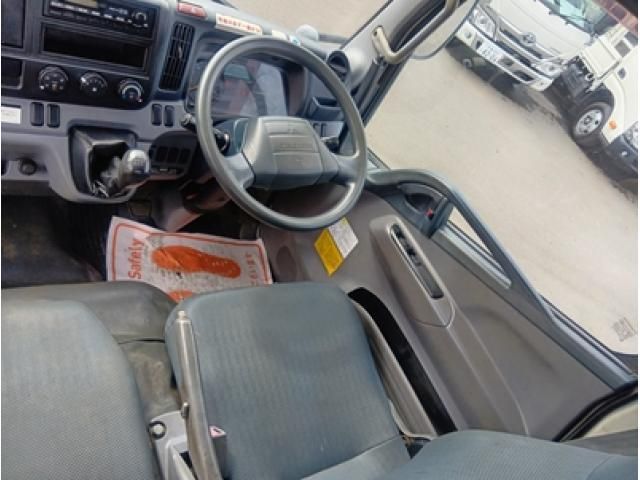 MITSUBISHI CANTER 2013 Image 31