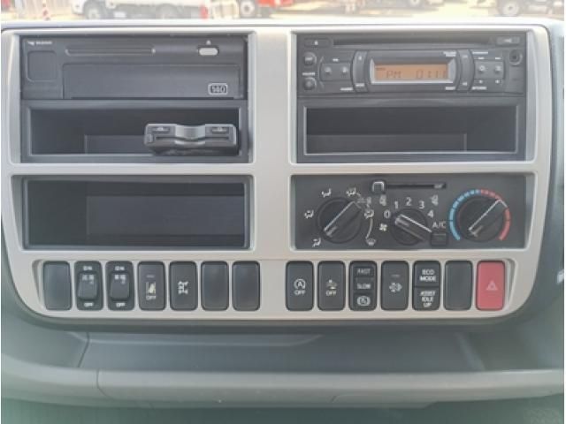 HINO DUTRO 2018 Image 31