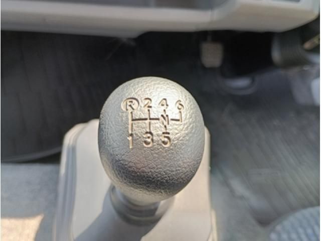 HINO DUTRO 2018 Image 31