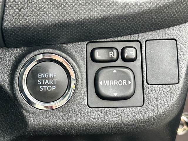 TOYOTA VITZ 2016 Image 31