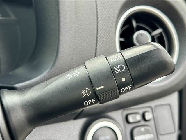 TOYOTA VITZ 2016 Image 31