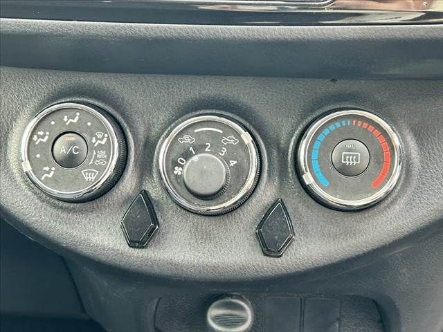 TOYOTA VITZ 2016 Image 31