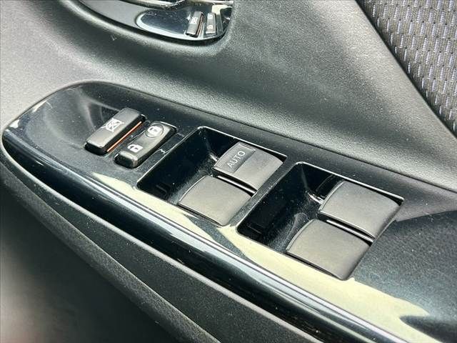 TOYOTA VITZ 2016 Image 31