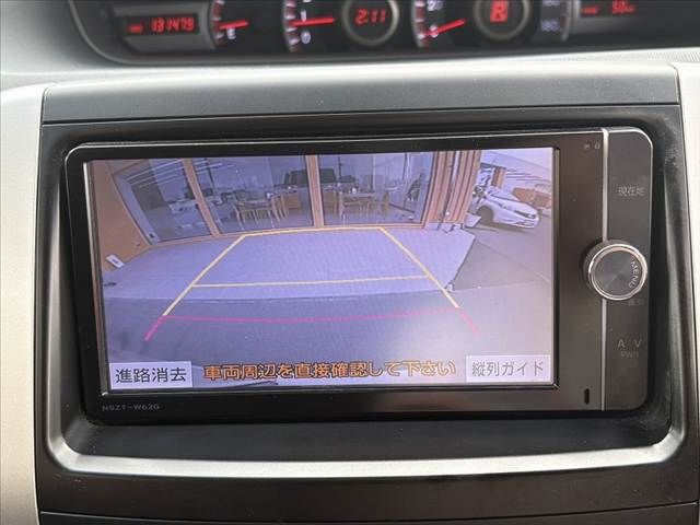 TOYOTA VOXY 2013 Image 31