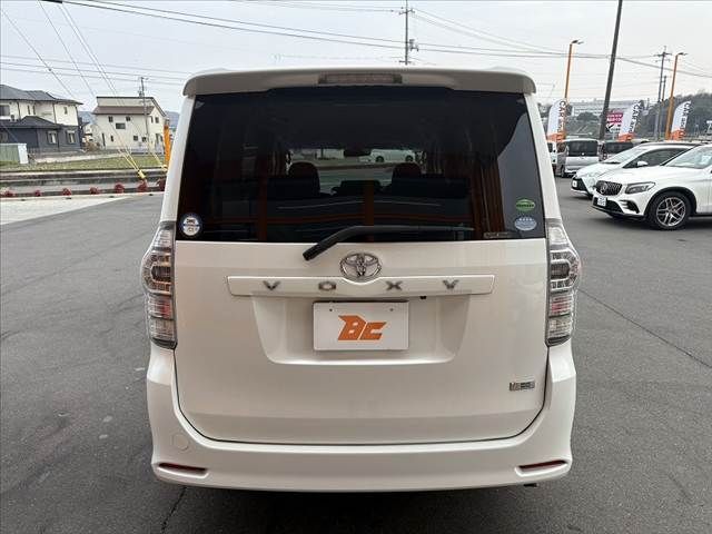 TOYOTA VOXY 2013 Image 31