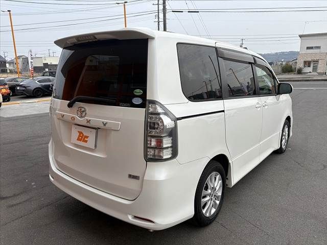 TOYOTA VOXY 2013 Image 31