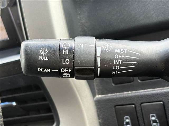 TOYOTA VOXY 2013 Image 31