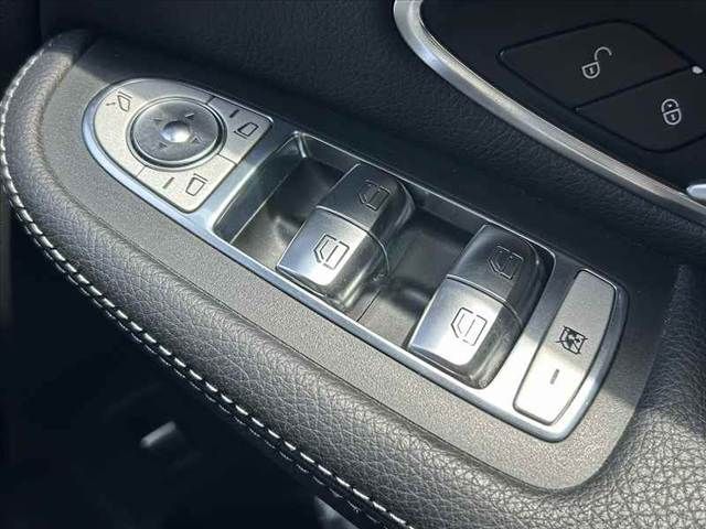 MERCEDES BENZ GLC CL 2016 Image 31