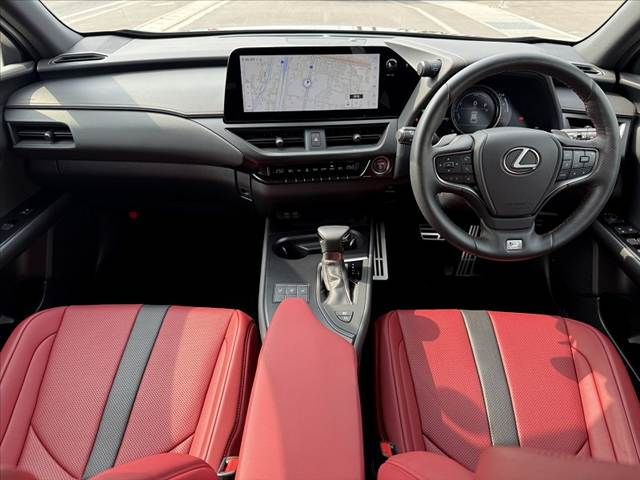 TOYOTA LEXUS UX250H 2023 Image 31