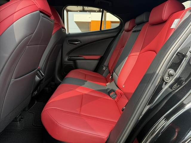 TOYOTA LEXUS UX250H 2023 Image 31