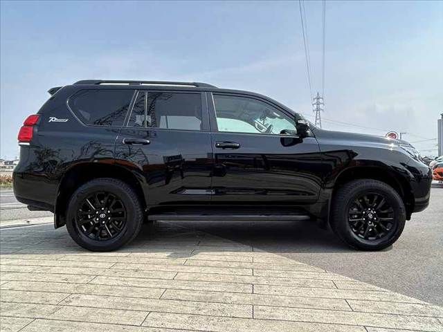 TOYOTA LANDCRUISER PRADO 2022 Image 31