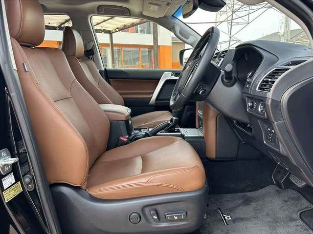 TOYOTA LANDCRUISER PRADO 2022 Image 31